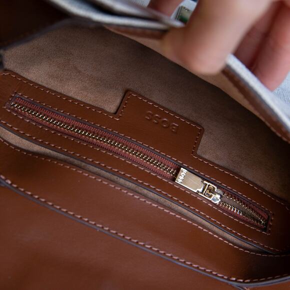 BOSS Ariell Shoulder Bag - Picture 11 of 12